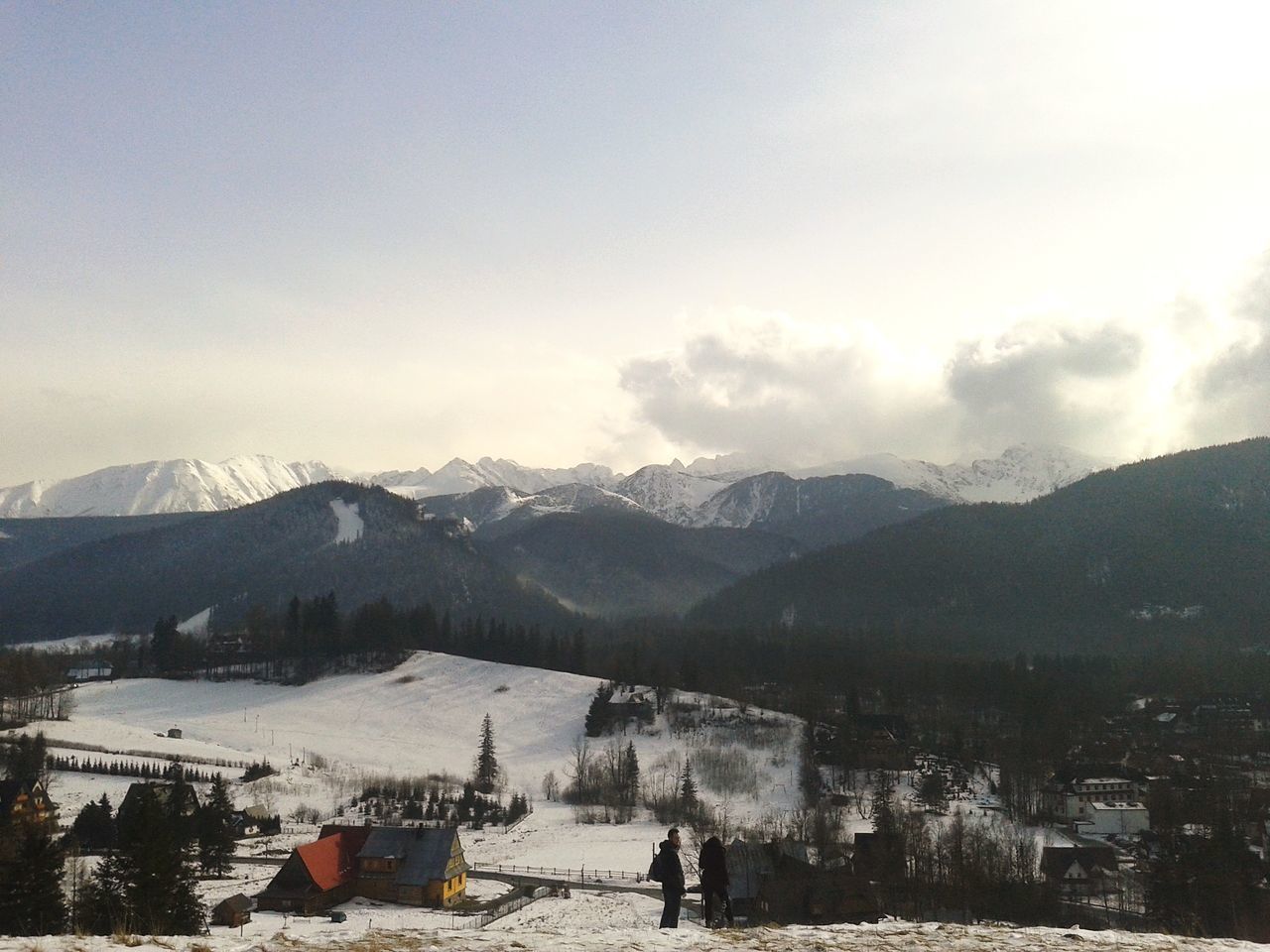 SCENIC VIEW OF SNOWCAPPED MOUNTAIN AGAINST SKY