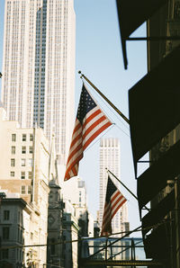 Street photography on 35mm kodak gold 200 film in manhattan, new york city.