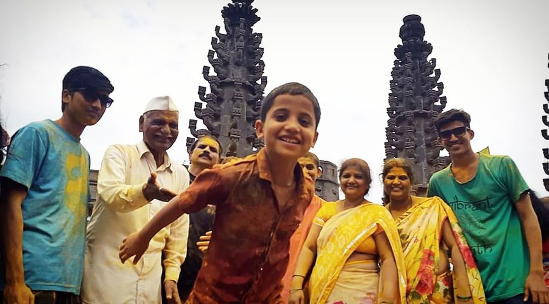 group of people, belief, religion, men, spirituality, women, togetherness, architecture, adult, real people, happiness, people, emotion, smiling, males, waist up, lifestyles, standing