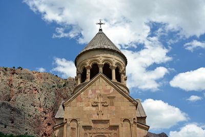 Noravank is a 13th-century monastery near the city of yeghegnadzor, armenia, 