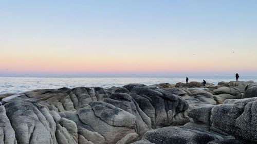 Horizontal line on a rock