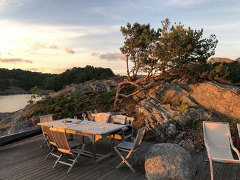 Dining al fresco, island dreams