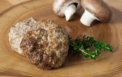 Close-up of bread on cutting board