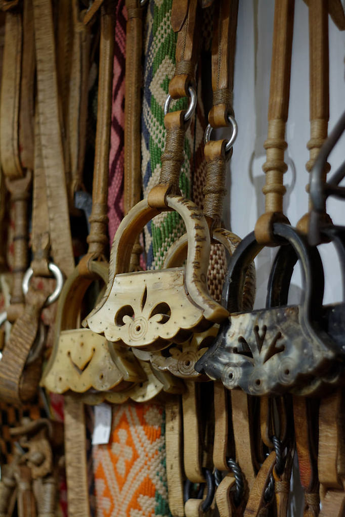 CLOSE-UP VIEW OF CLOTHES HANGING