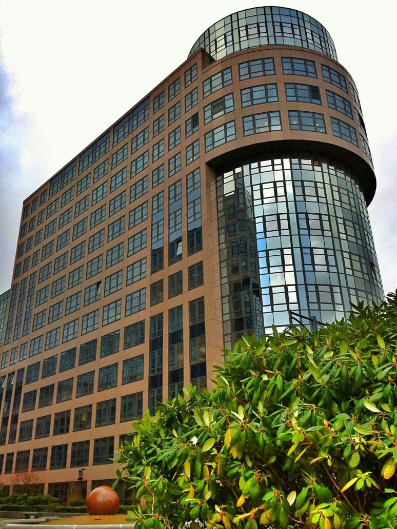 LOW ANGLE VIEW OF BUILDINGS AGAINST SKY