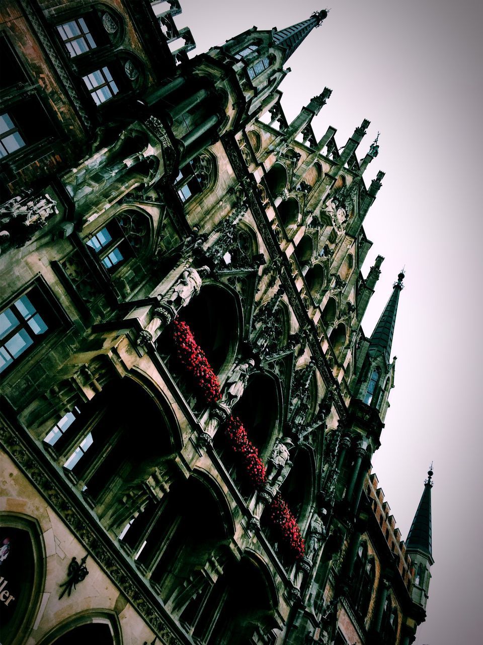 LOW ANGLE VIEW OF BUILDINGS IN CITY