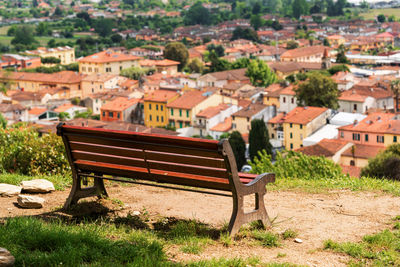 Empty bench in park