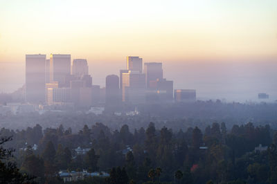 Poor air quality in los angeles and vicinity due to forest fires in the local mountains