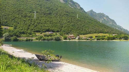 Scenic view of sea against mountain