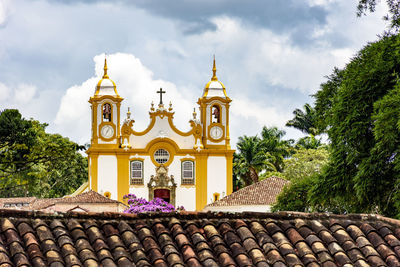 Historic chuch at famous city of tiradentes in minas gerais, brazil