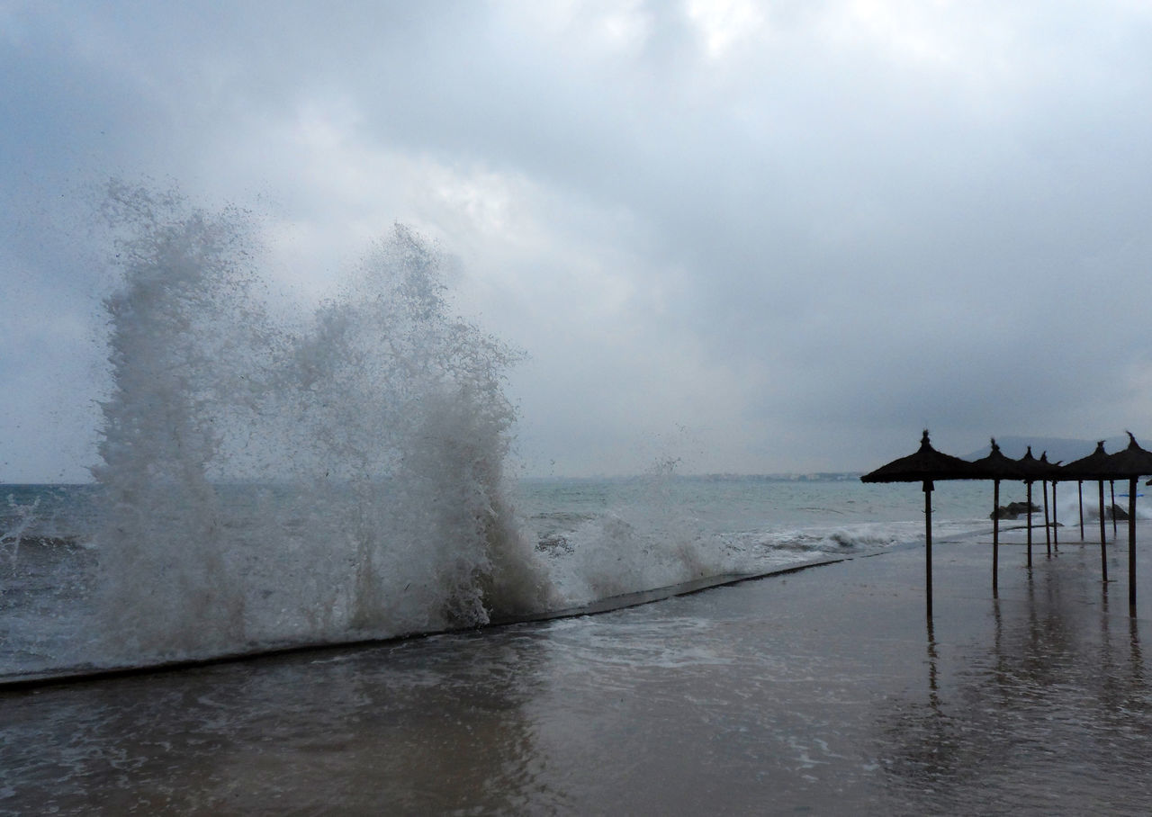 PANORAMIC SHOT OF SEA AGAINST SKY