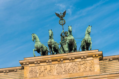 Detail of the quadriga on top of the brandenburger tor in berlin