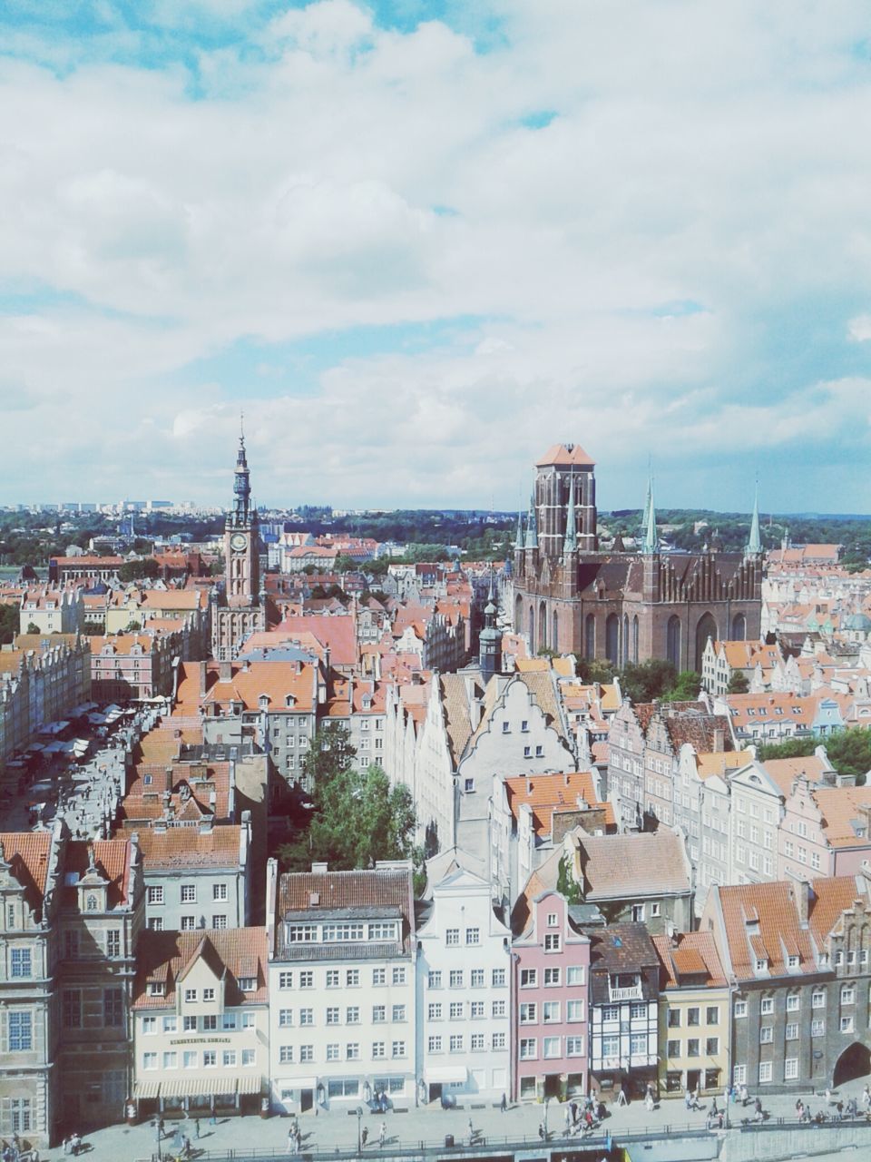 architecture, building exterior, built structure, sky, city, cityscape, residential district, cloud - sky, residential structure, residential building, crowded, cloud, high angle view, day, roof, town, cloudy, outdoors, house, city life