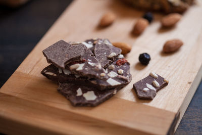 Close-up of chocolate cake on cutting board