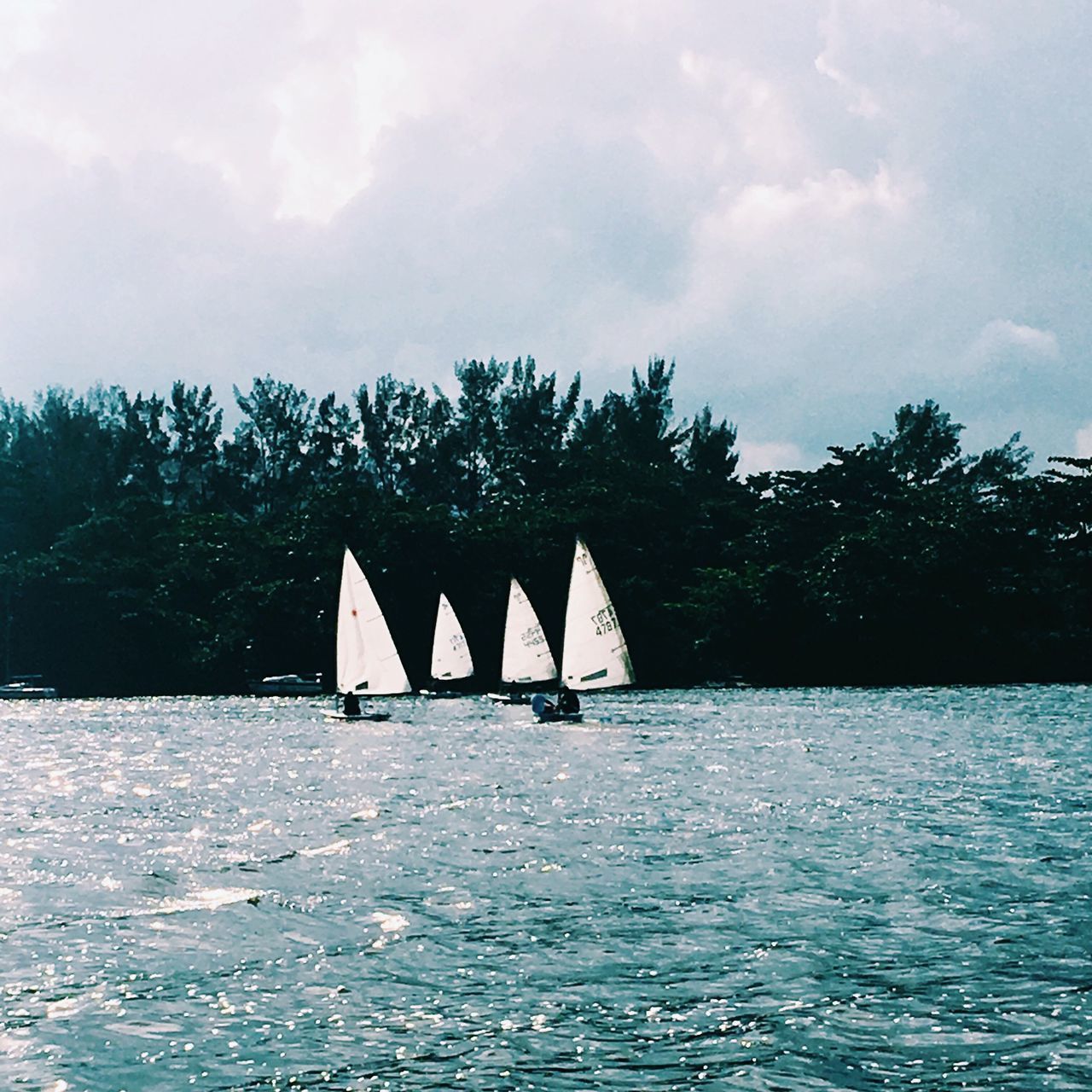 PANORAMIC VIEW OF LAKE AGAINST SKY