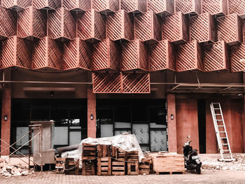 Full frame shot of abandoned building