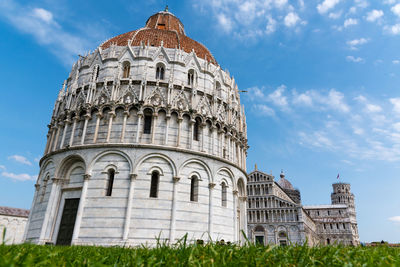 Miracle square in pisa