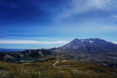 Scenic view of mt st helens and spirit lake against sky