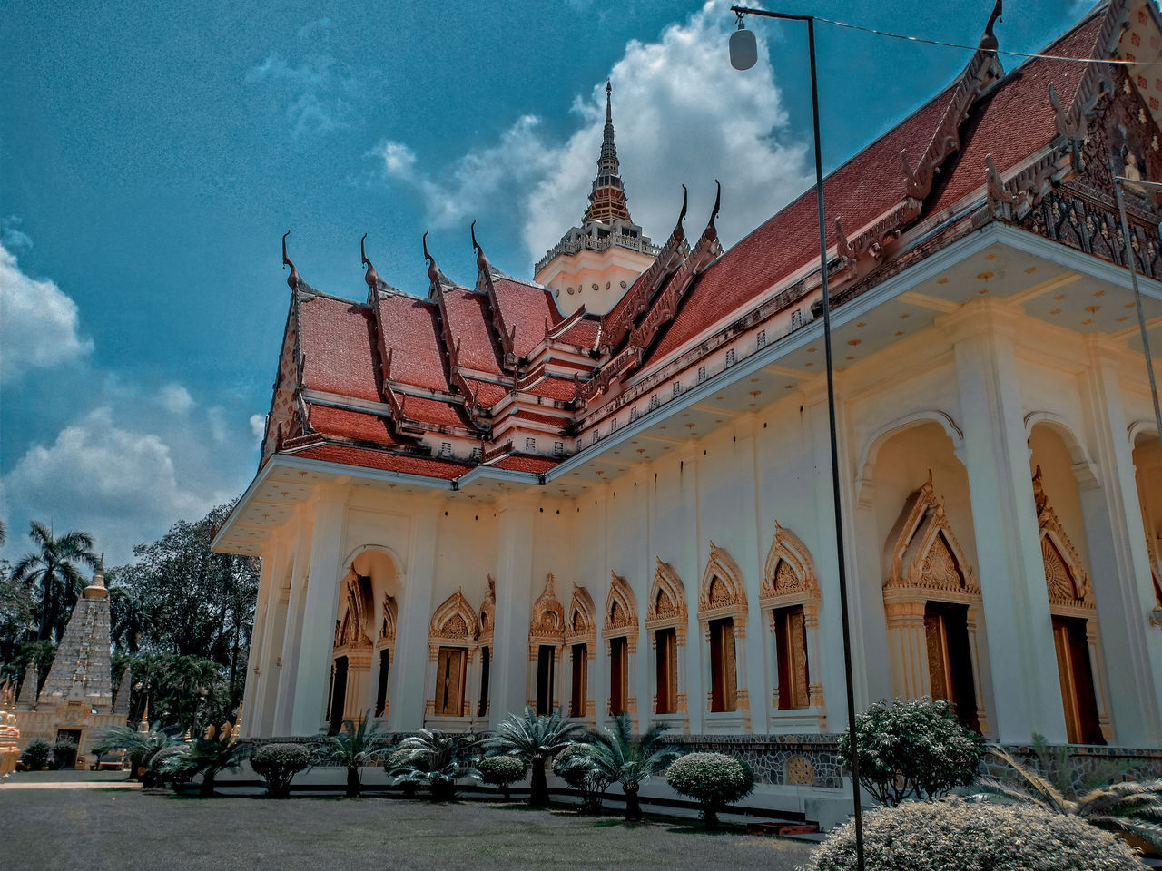 LOW ANGLE VIEW OF TEMPLE AGAINST SKY