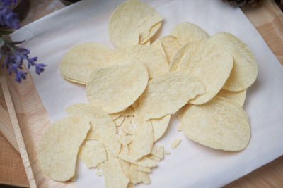 Potato chips on the white tissue paper