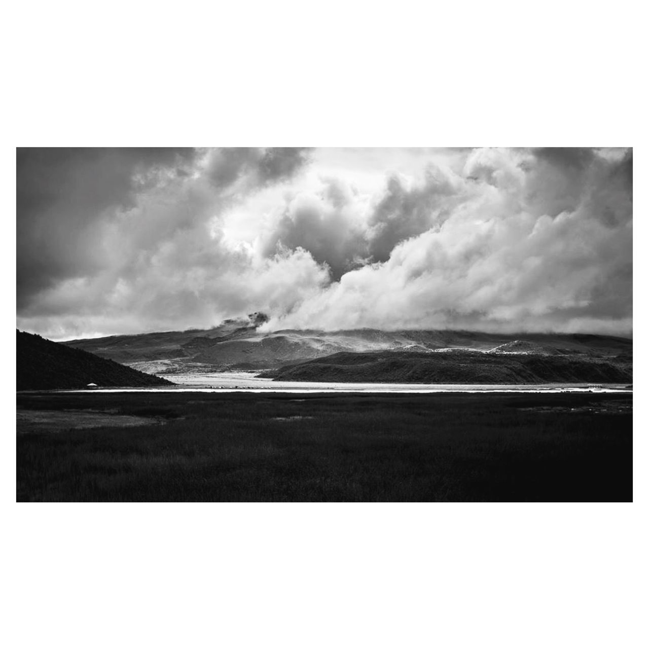 transfer print, sky, tranquil scene, sea, tranquility, scenics, water, beauty in nature, auto post production filter, horizon over water, cloud - sky, beach, nature, cloudy, cloud, shore, overcast, idyllic, landscape, grass