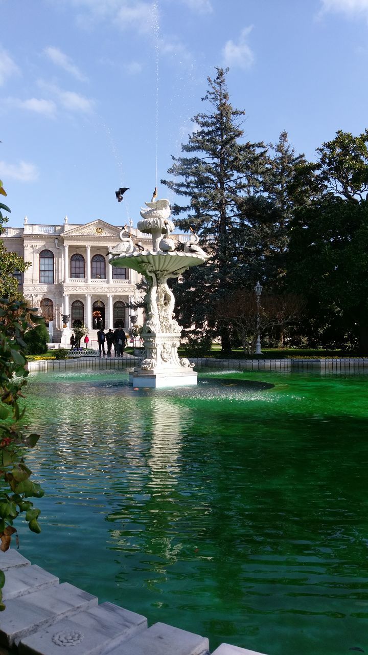 FOUNTAIN AT WATERFRONT