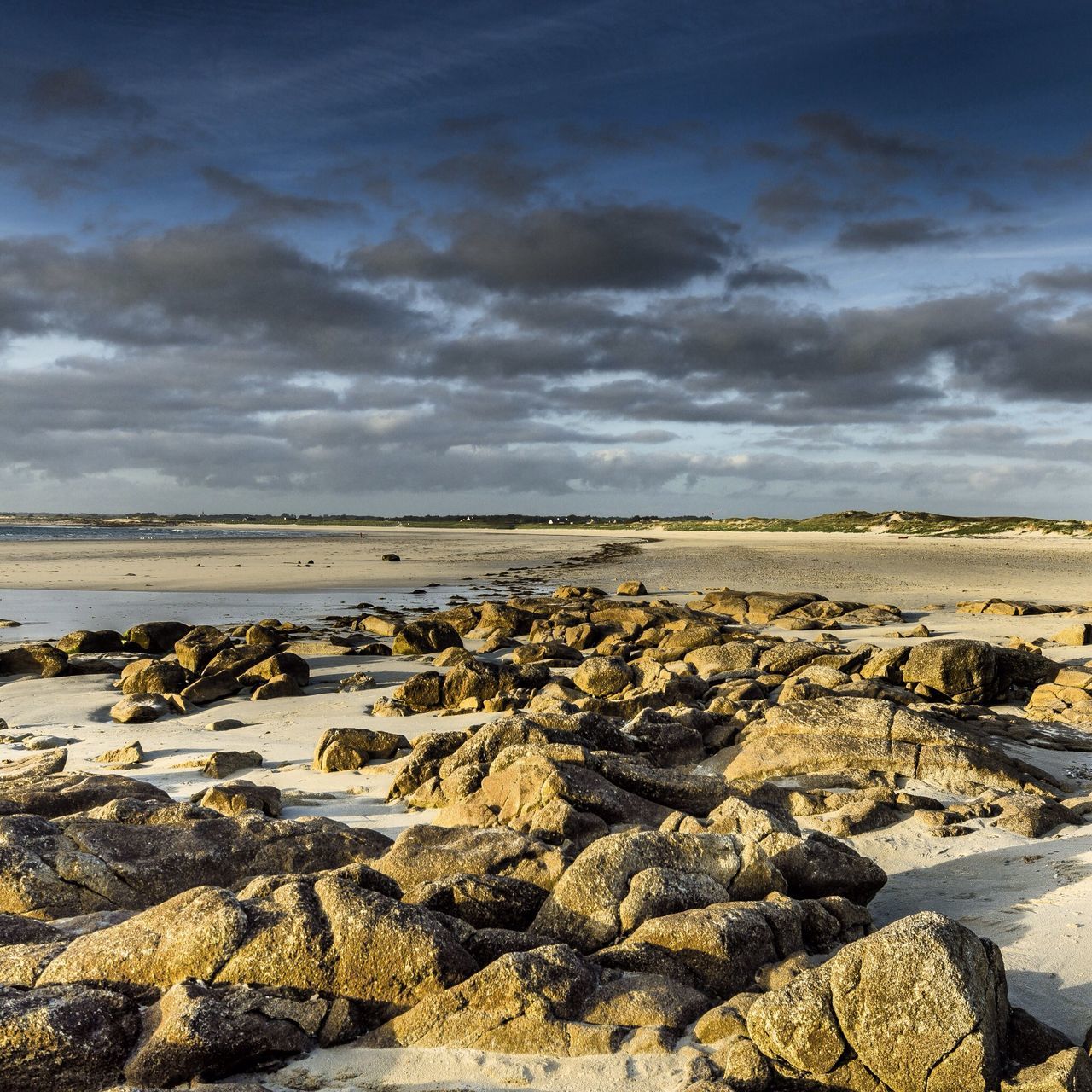 sea, sky, water, beach, cloud - sky, tranquil scene, shore, tranquility, scenics, horizon over water, rock - object, beauty in nature, nature, cloudy, stone - object, cloud, rock, idyllic, coastline, sand