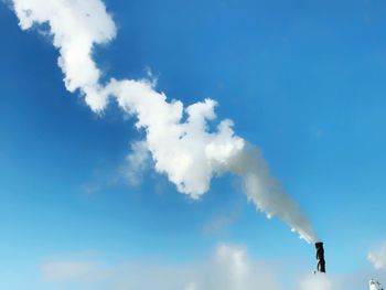 Low angle view of vapor trail in sky