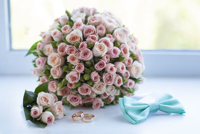 Close-up of rose bouquet on table