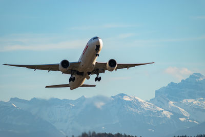 Zurich, switzerland, january 4, 2024 hb-jnc swiss international airlines boeing 7773deer aircraft 