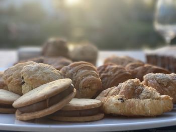 Close-up of bread in plate on table