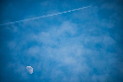 Low angle view of cloudy sky