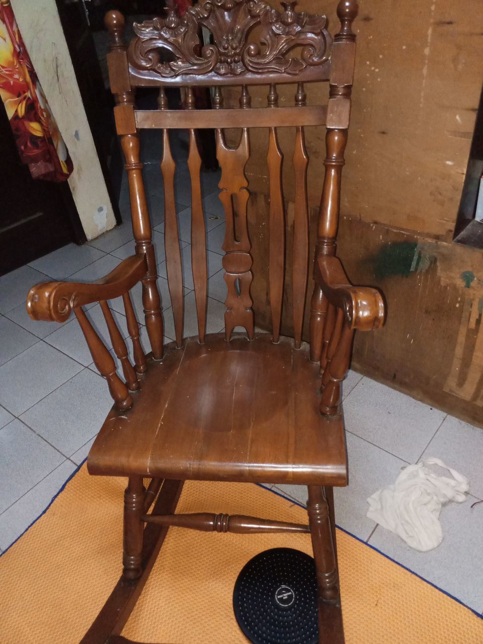 chair, seat, furniture, indoors, wood, no people, flooring, room, table, high angle view, architecture, history, the past