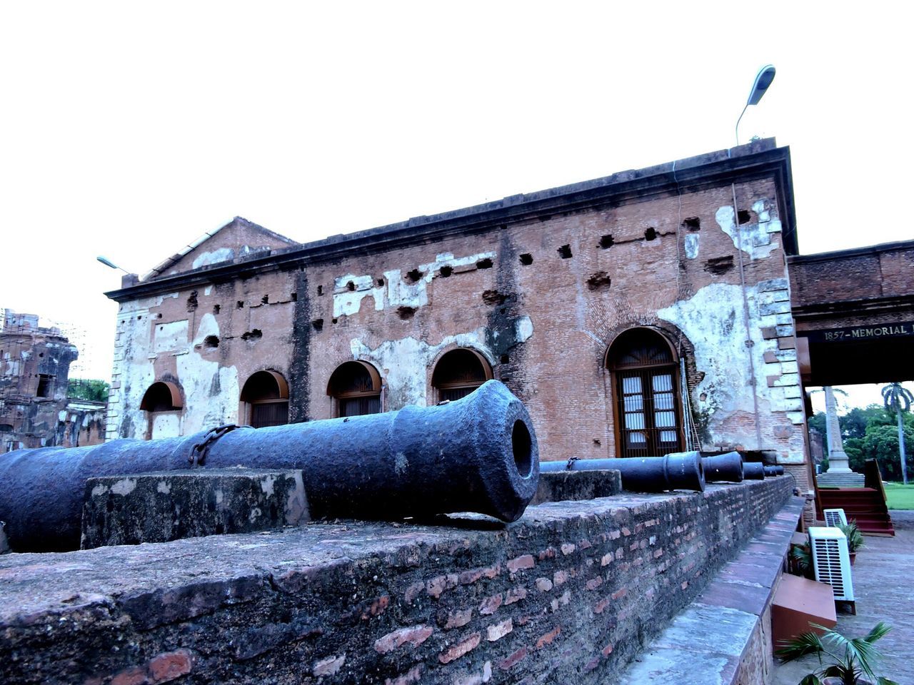 architecture, built structure, building exterior, old, history, abandoned, clear sky, old ruin, obsolete, damaged, deterioration, run-down, weathered, the past, bad condition, low angle view, ancient, arch, ruined, day