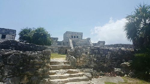 Ruins of a building