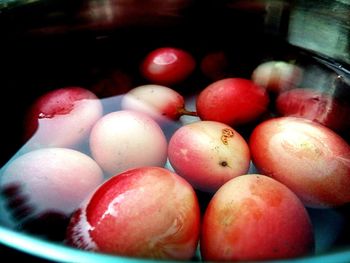 Close-up of cherries in bowl