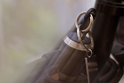 Key and keyring in a bicycle lock