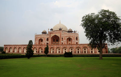 View of historical building against sky humayun's tomb mugal monument