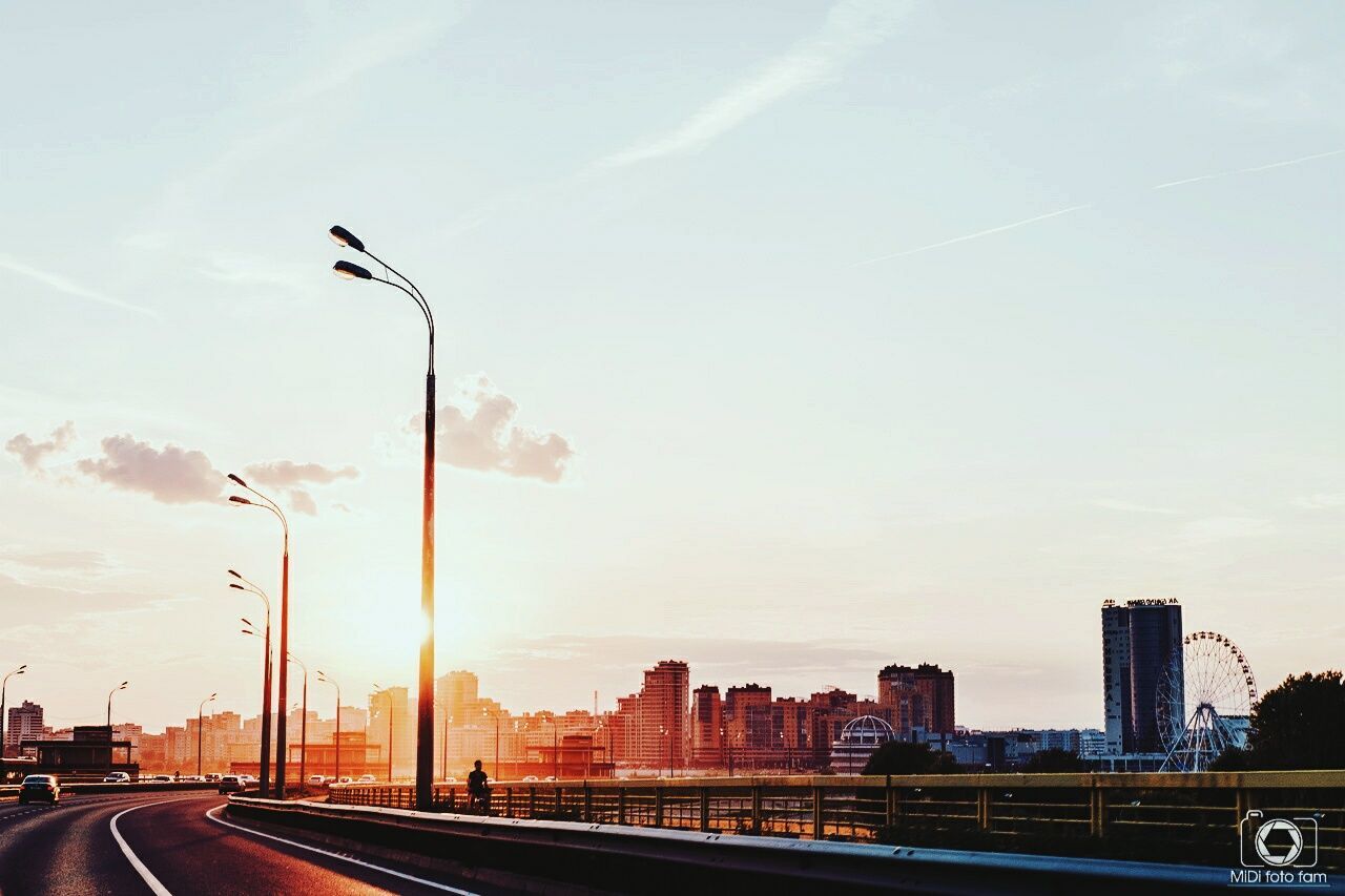 VIEW OF CITYSCAPE AGAINST SKY