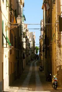 Narrow alley in city