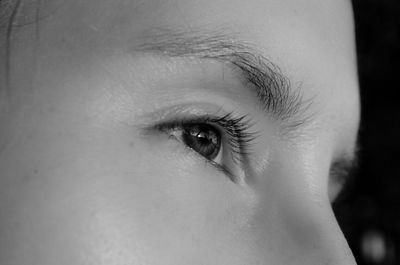 Close-up portrait of young woman