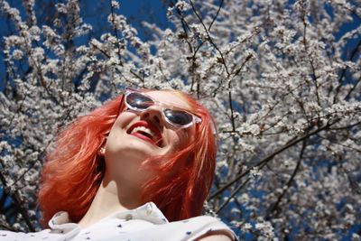 Portrait of woman with sunglasses