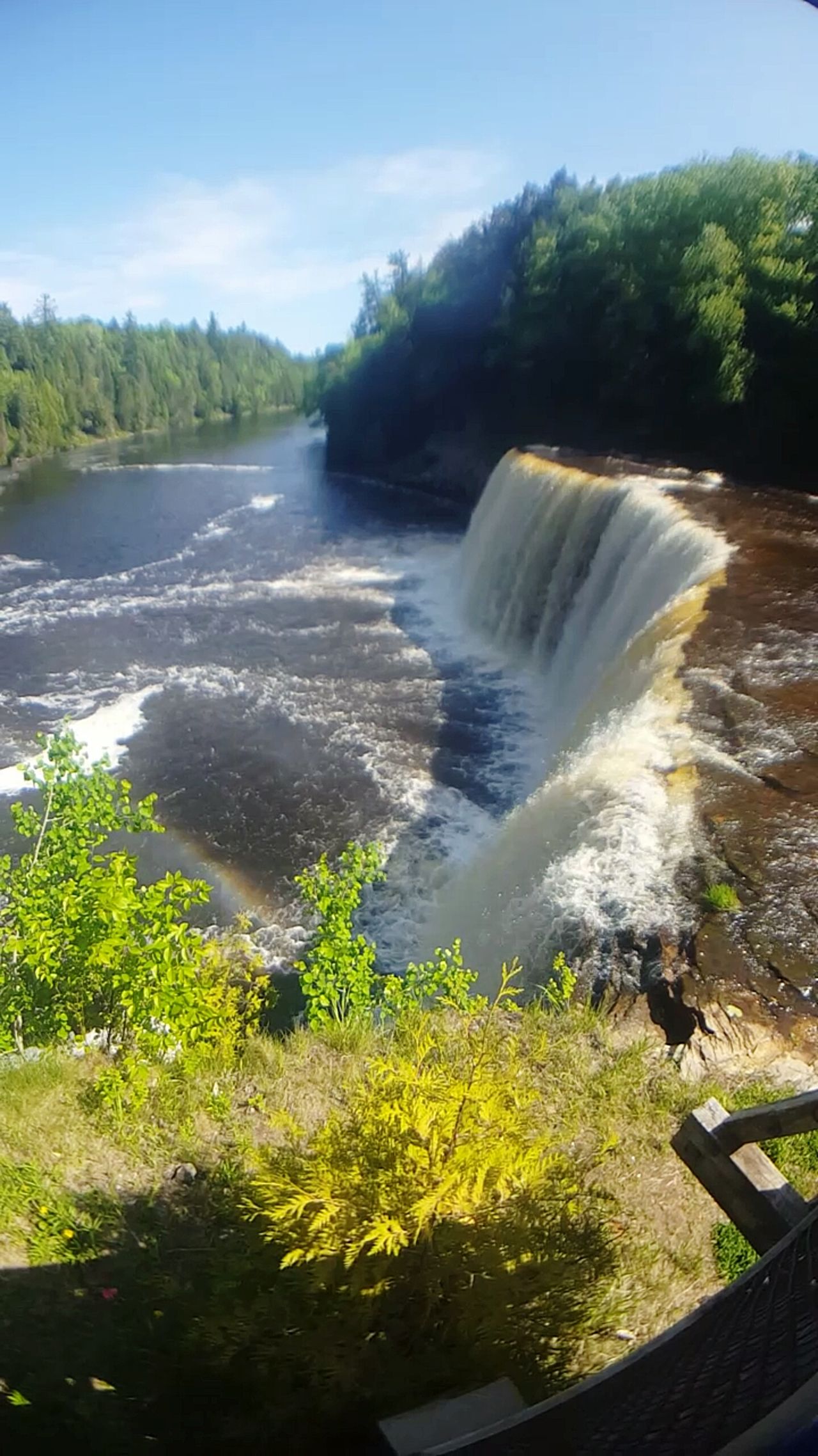 Tahqamenon falls