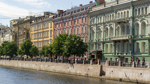 Saint petersburg, facades of houses along the griboyedov canal, summer