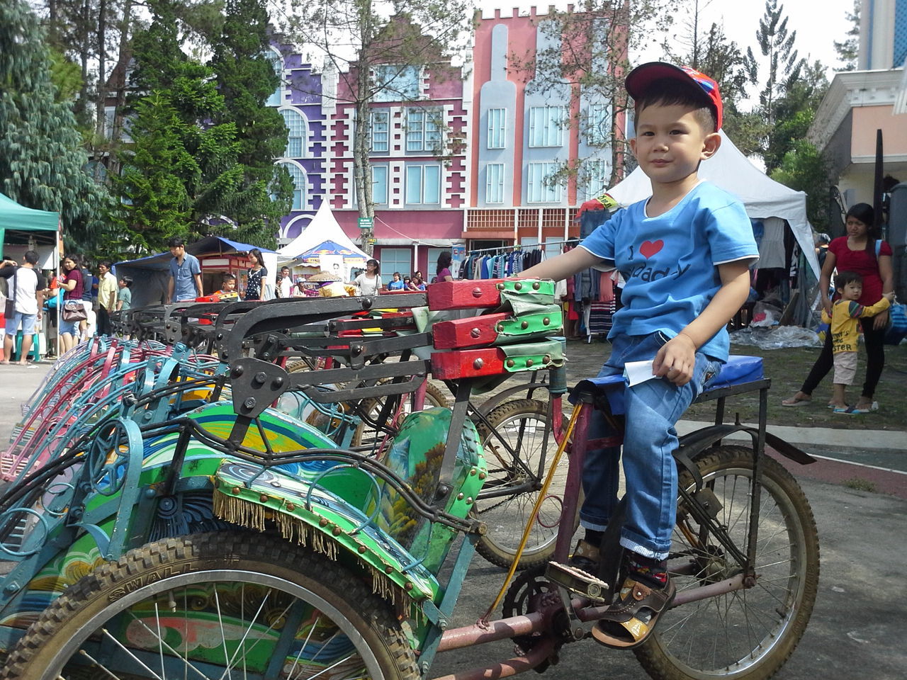 Riding becak