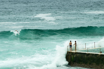 Waves splashing in sea