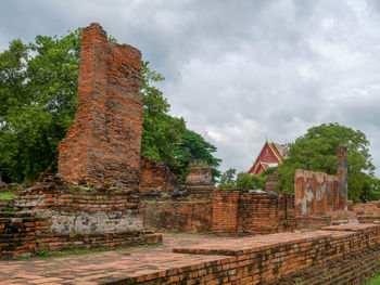 Old ruins of building against sky