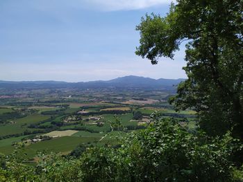 Plana de vic. scenic view of landscape against sky