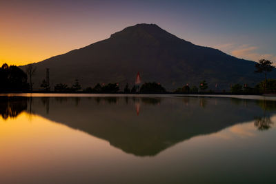 A reflection of sumbing mountain