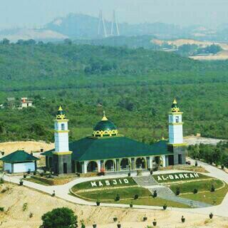 Al barkah Mosque INDONESIA Batam Island, Indonesia. Batam Barelang Bridge